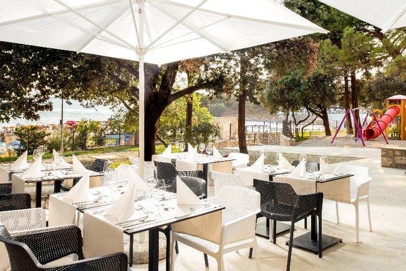 Отель Aminess Lišanj Family