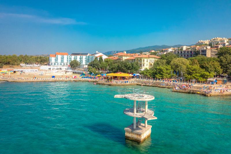 Отель Aminess Lišanj Family