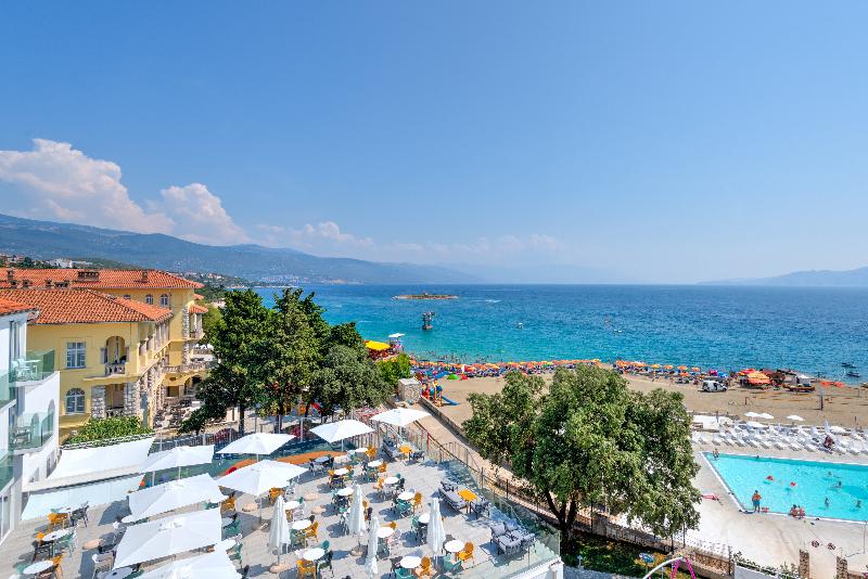 Отель Aminess Lišanj Family