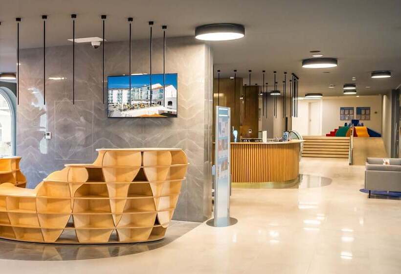 Отель Aminess Lišanj Family