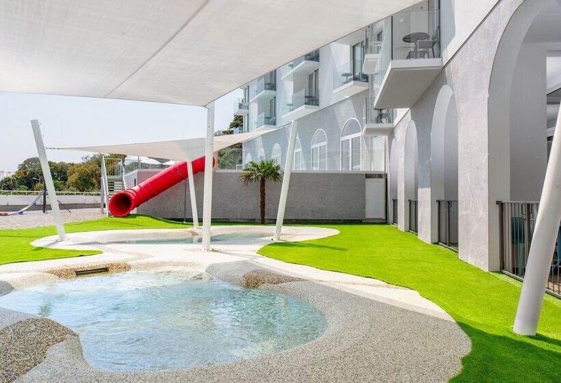 فندق Aminess Lišanj Family