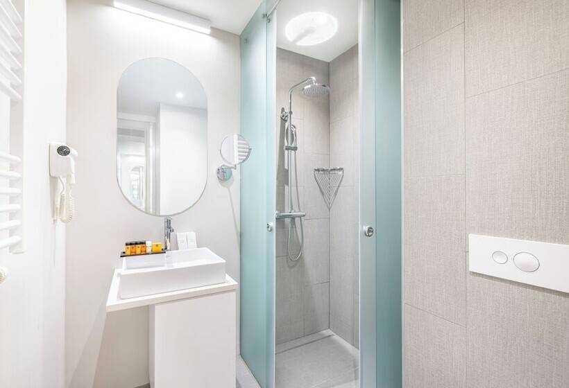 هتل Aminess Lišanj Family