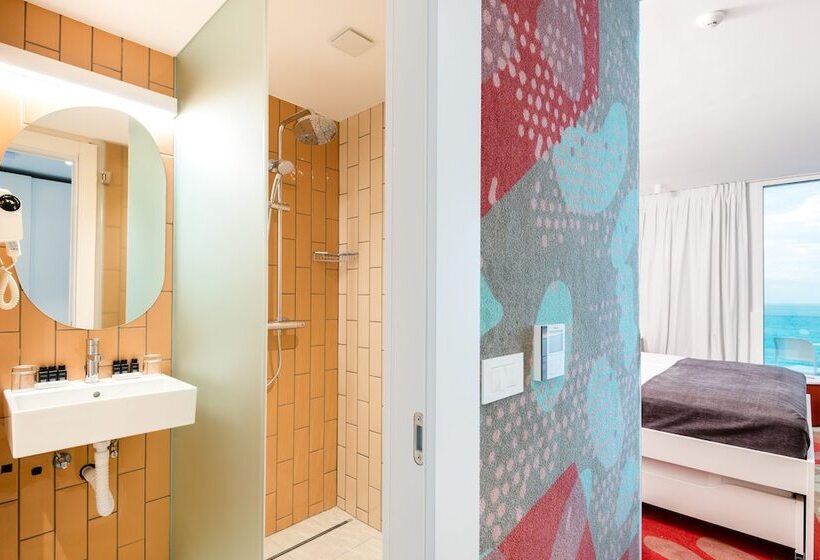 Отель Aminess Lišanj Family