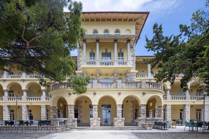 호텔 Aminess Lišanj Family