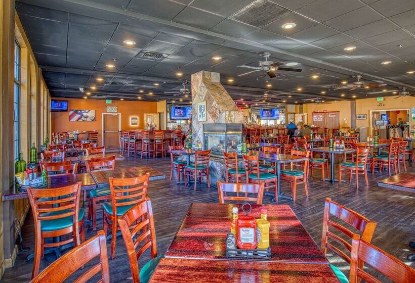 ホテル Best Western Green Valley Inn