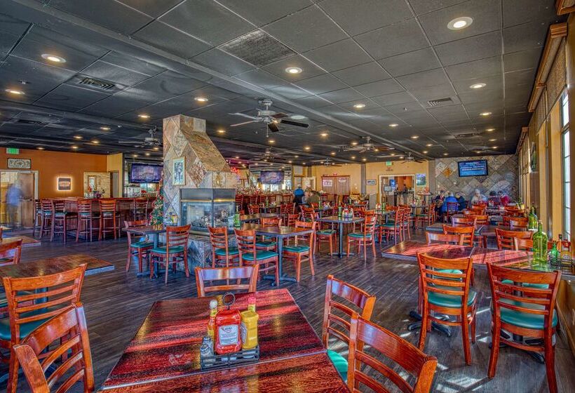 ホテル Best Western Green Valley Inn