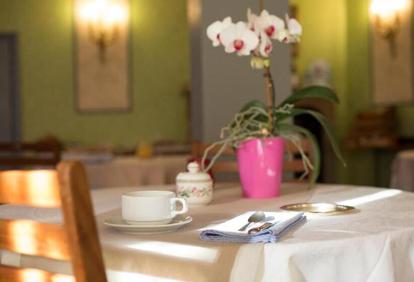 فندق Blanche De Castille