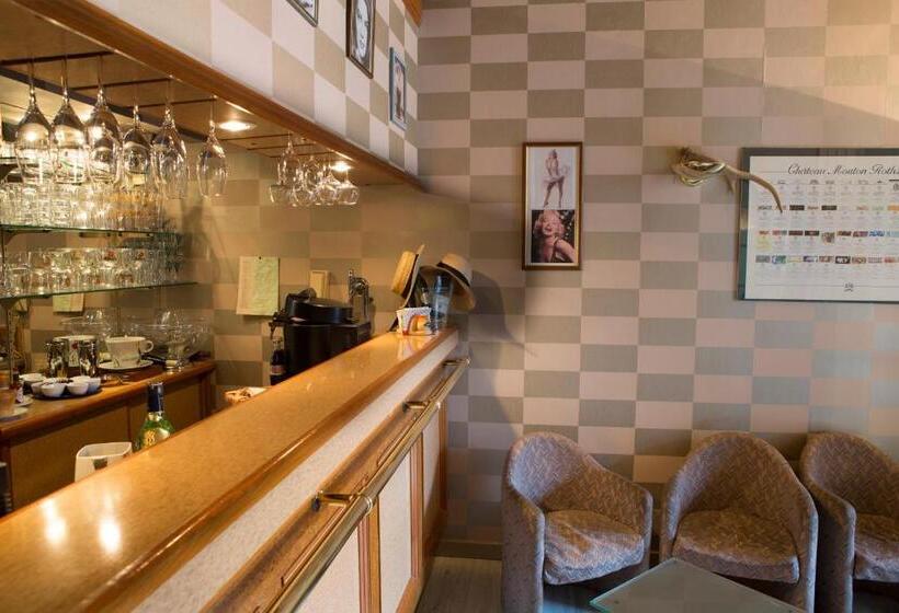 فندق Blanche De Castille