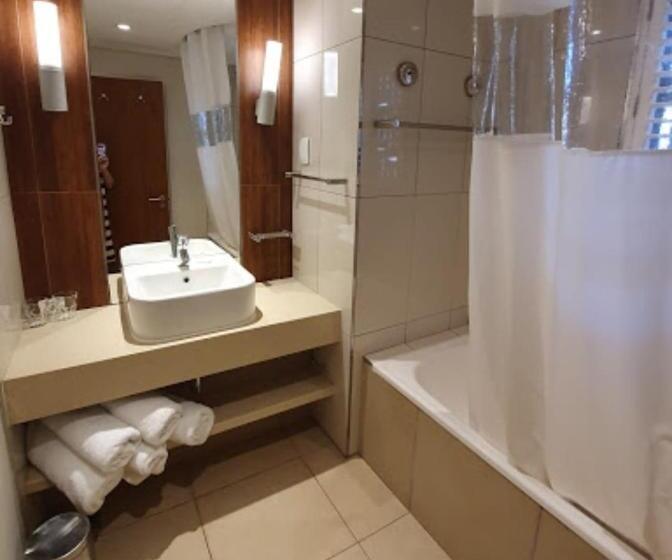 בית מלון כפרי Cabana Beach Resort