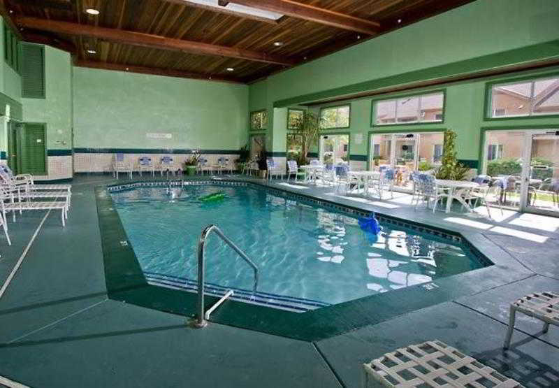 فندق Courtyard By Marriott Lansing