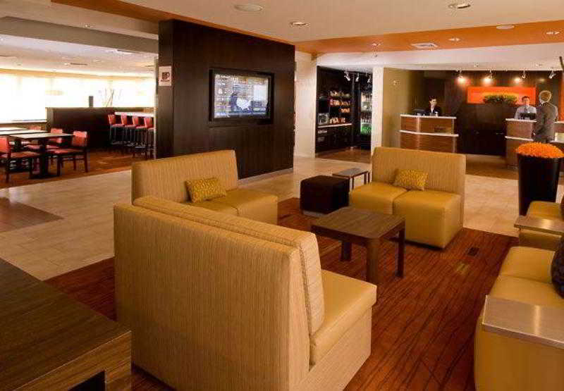 فندق Courtyard By Marriott Lansing