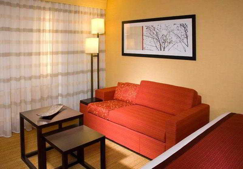 فندق Courtyard By Marriott Lansing