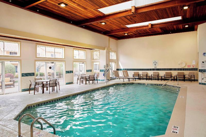 فندق Courtyard By Marriott Lansing