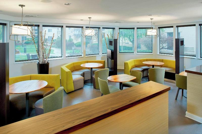 فندق Courtyard By Marriott Lansing