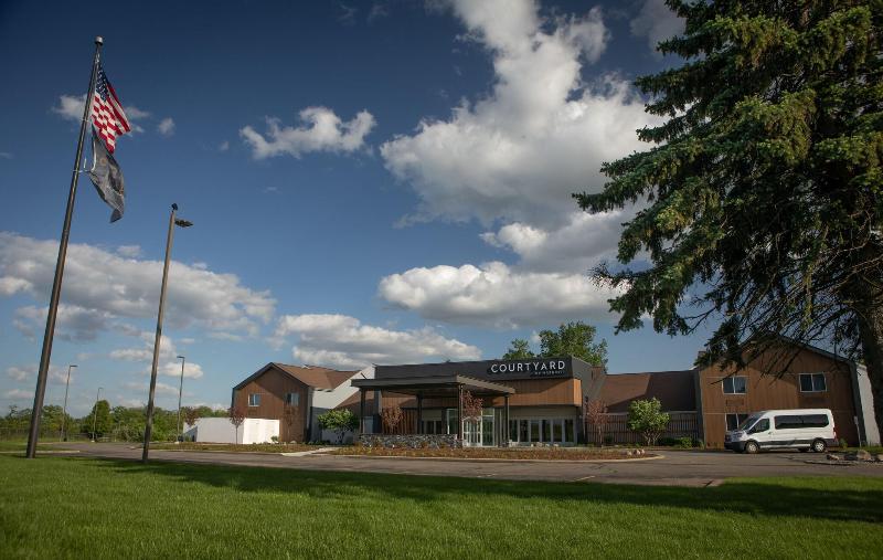 فندق Courtyard By Marriott Lansing