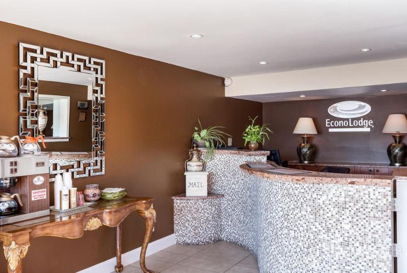 Отель Econo Lodge Airport I35 North