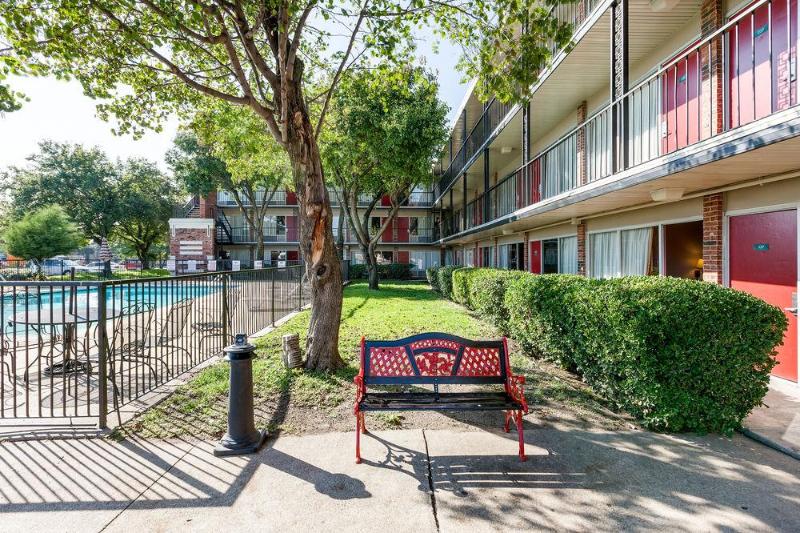 Отель Econo Lodge Airport I35 North