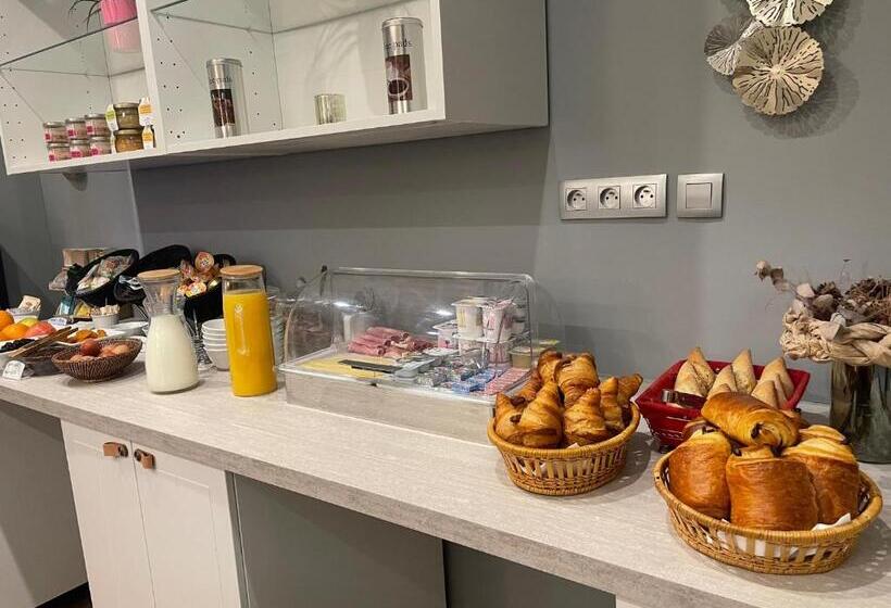 ホテル Eiffel Kensington