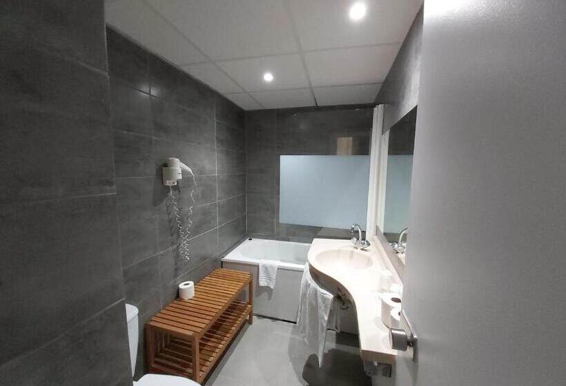 ホテル Eiffel Kensington