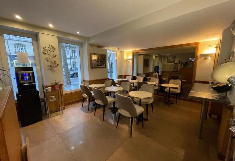هتل Eiffel Kensington
