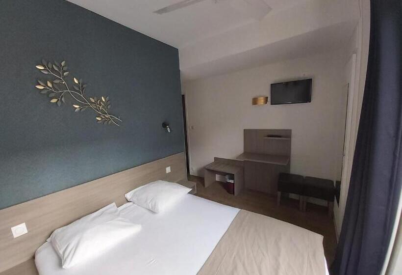 ホテル Eiffel Kensington