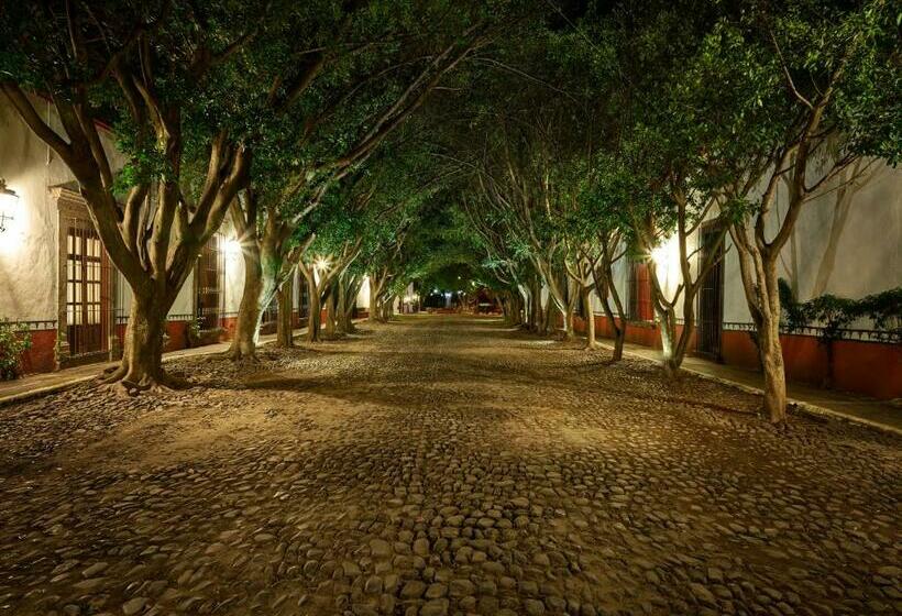 فندق Fiesta Americana Hacienda Galindo Resort & Spa