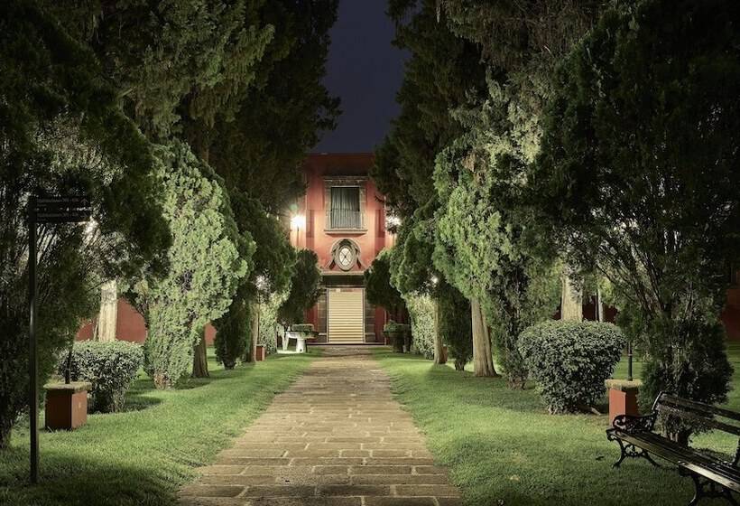 فندق Fiesta Americana Hacienda Galindo Resort & Spa