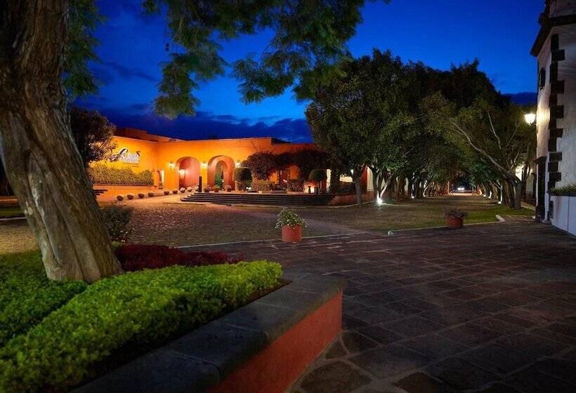 فندق Fiesta Americana Hacienda Galindo Resort & Spa