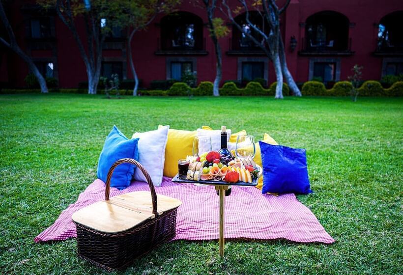 فندق Fiesta Americana Hacienda Galindo Resort & Spa