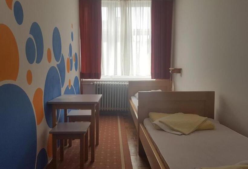 בית מלון כפרי Hi Hostel Zagreb