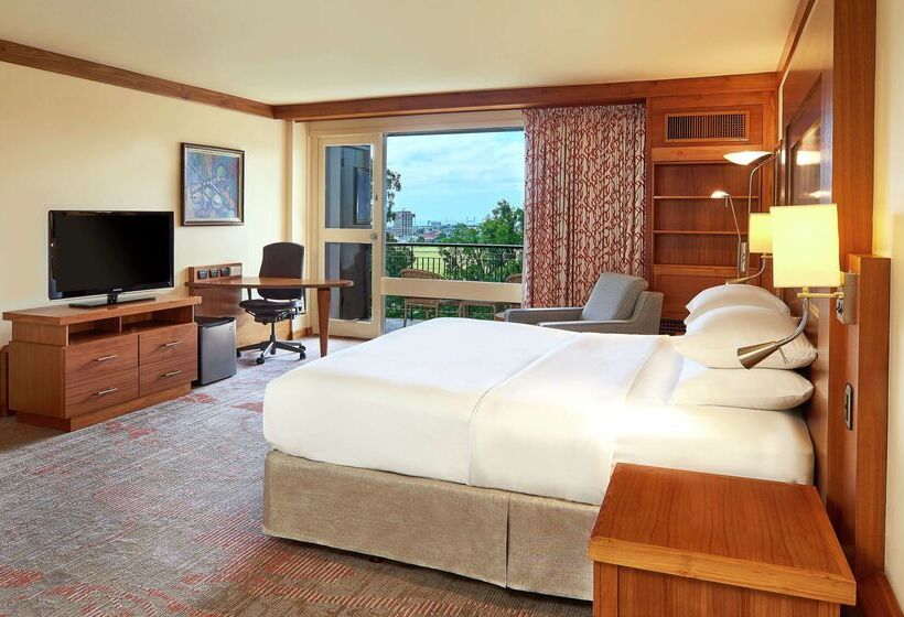 Отель Hilton Trinidad & Conference Centre