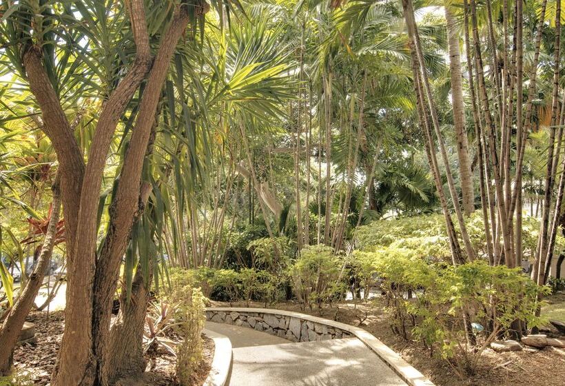 Отель Hilton Trinidad & Conference Centre