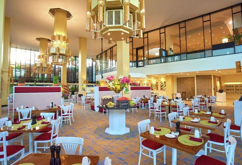 Отель Hilton Trinidad & Conference Centre