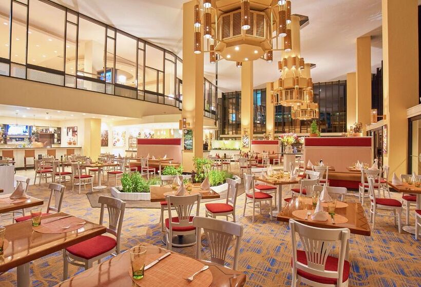 Отель Hilton Trinidad & Conference Centre