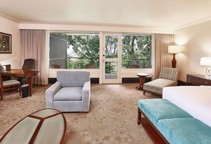 Отель Hilton Trinidad & Conference Centre