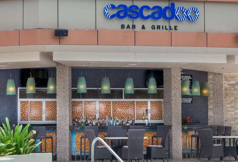 Отель Hilton Trinidad & Conference Centre