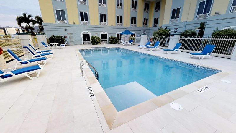 Отель Hilton Trinidad & Conference Centre