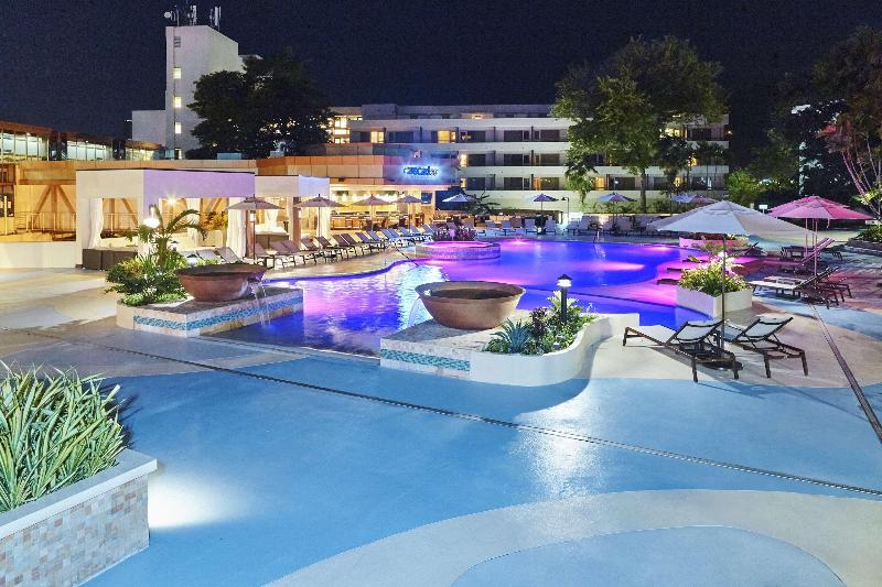 Отель Hilton Trinidad & Conference Centre