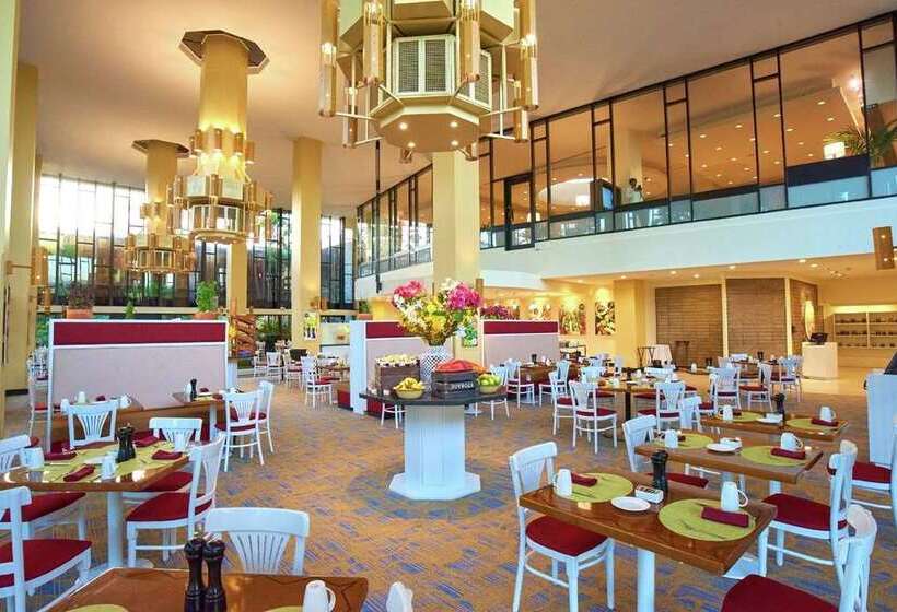 Отель Hilton Trinidad & Conference Centre