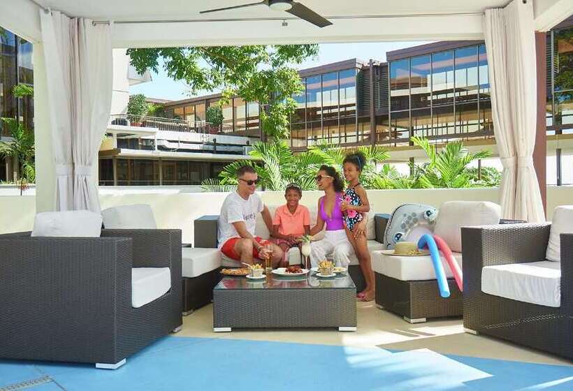 Отель Hilton Trinidad & Conference Centre