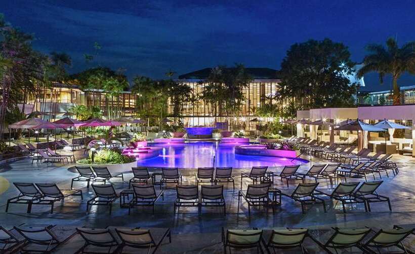Отель Hilton Trinidad & Conference Centre
