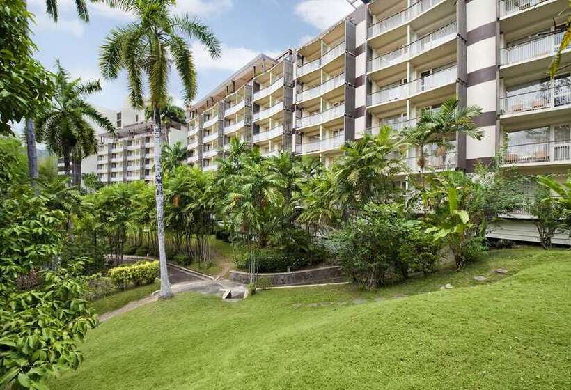 Отель Hilton Trinidad & Conference Centre