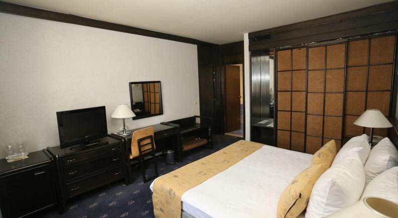 בית מלון כפרי Holiday