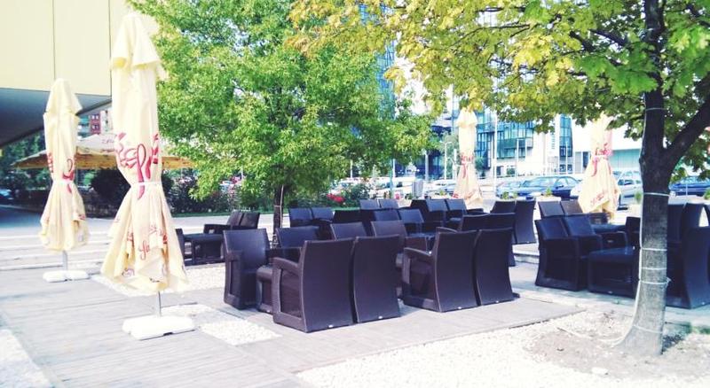 בית מלון כפרי Holiday