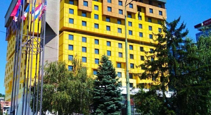 בית מלון כפרי Holiday