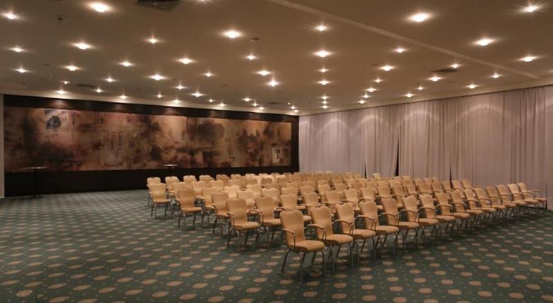 בית מלון כפרי Holiday