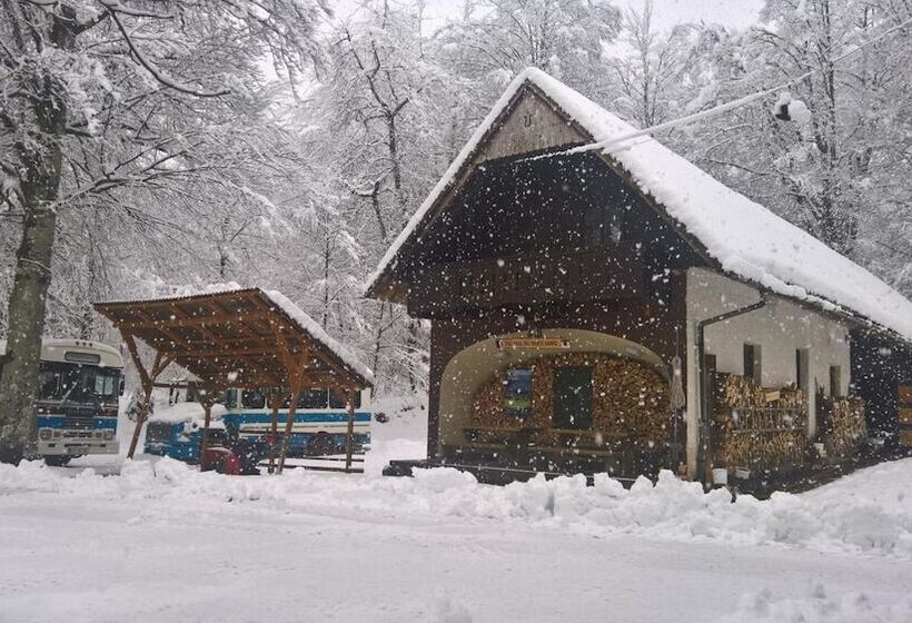 هتل Hostel Pod Voglom