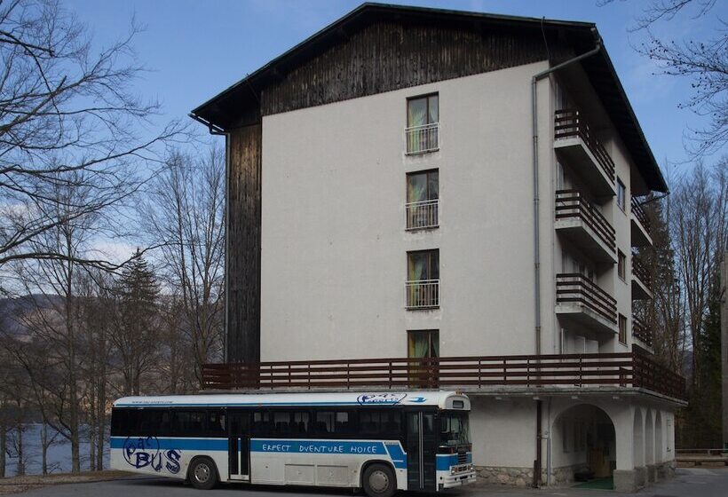 هتل Hostel Pod Voglom