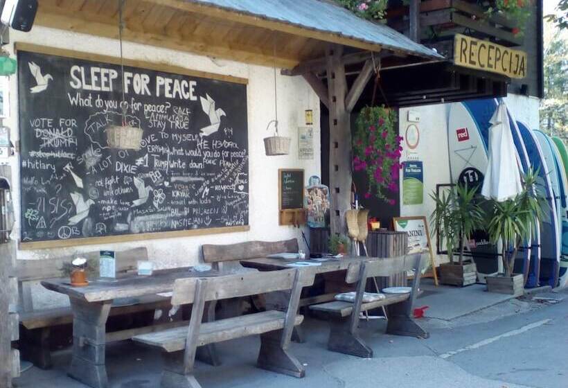 هتل Hostel Pod Voglom