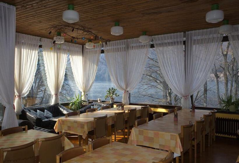 هتل Hostel Pod Voglom